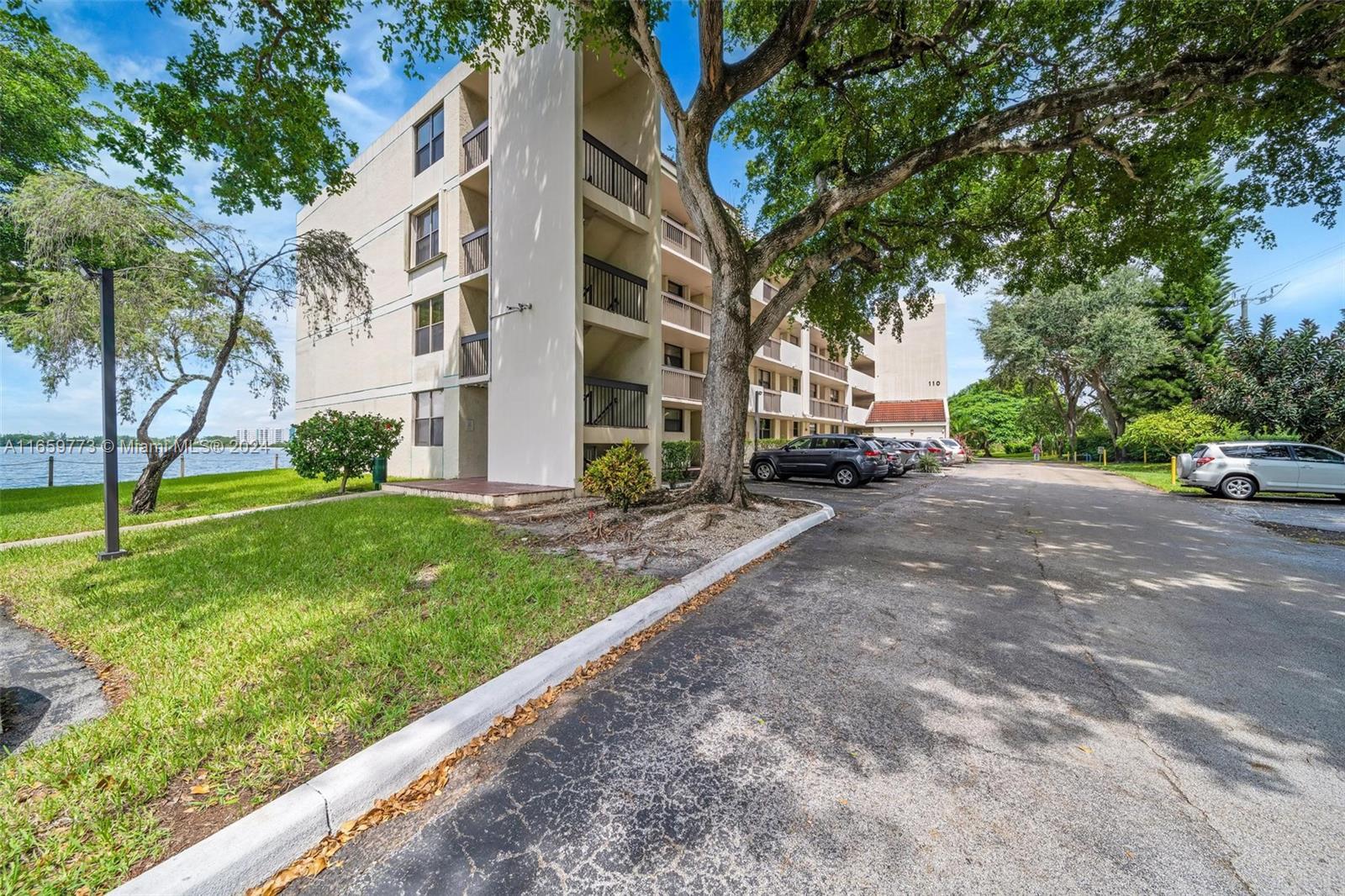 110 Lake Emerald Dr #303, Oakland Park, Florida image 22