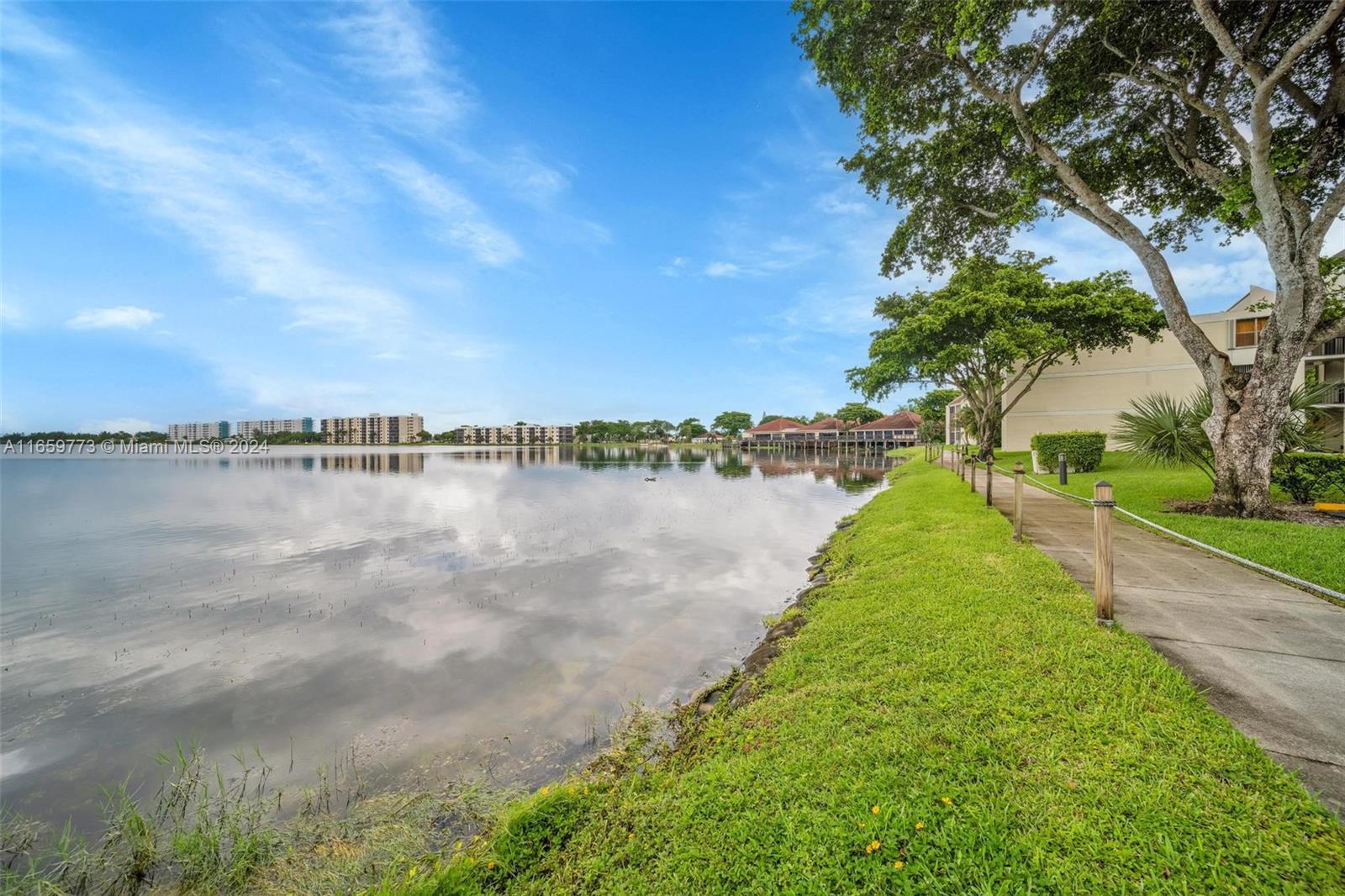 110 Lake Emerald Dr #303, Oakland Park, Florida image 34