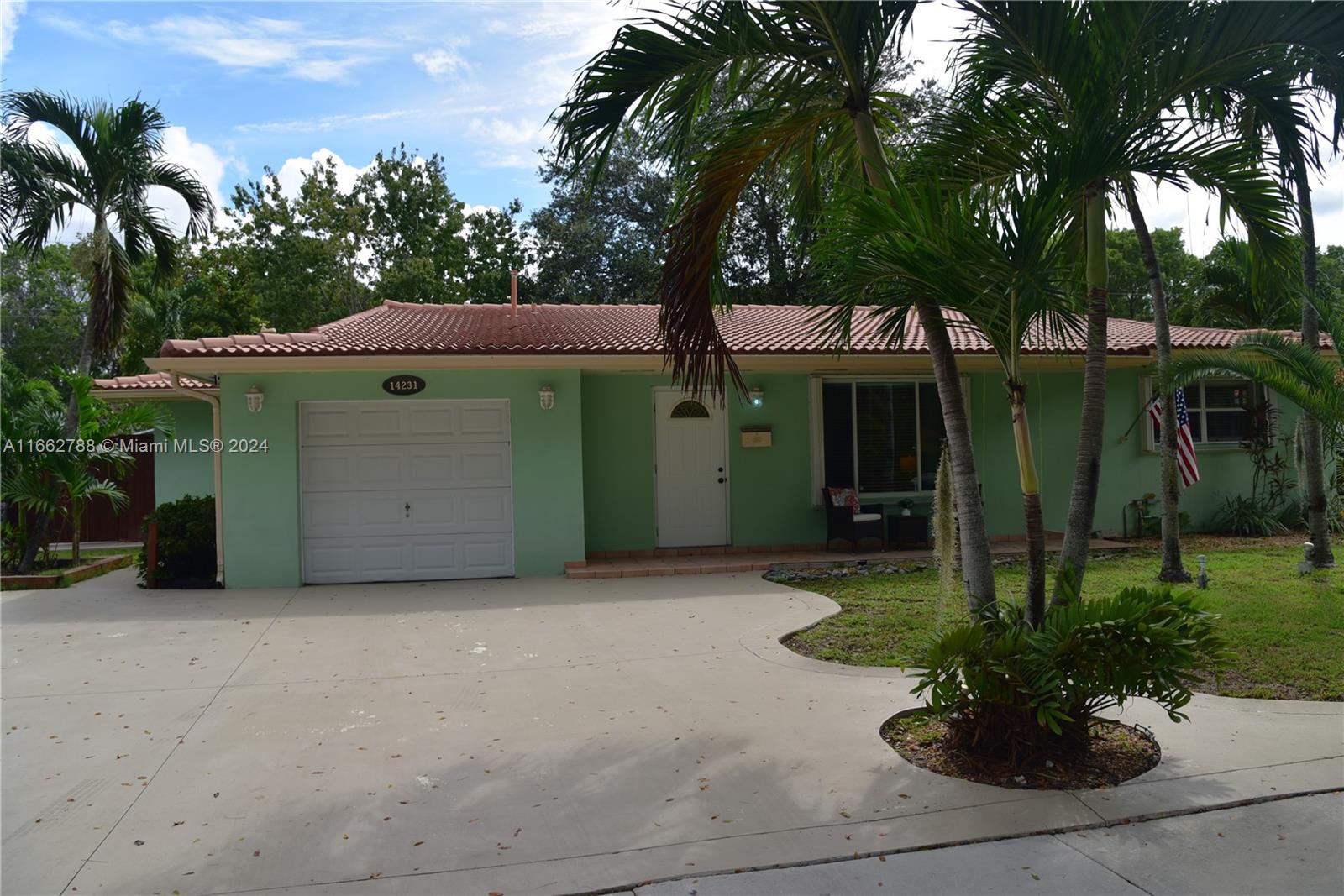 14231 Lake Saranac Ave, Miami Lakes, Florida image 3