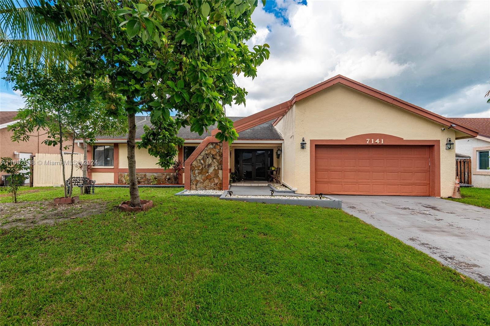 7141 NW 45th St, Lauderhill, Florida image 1