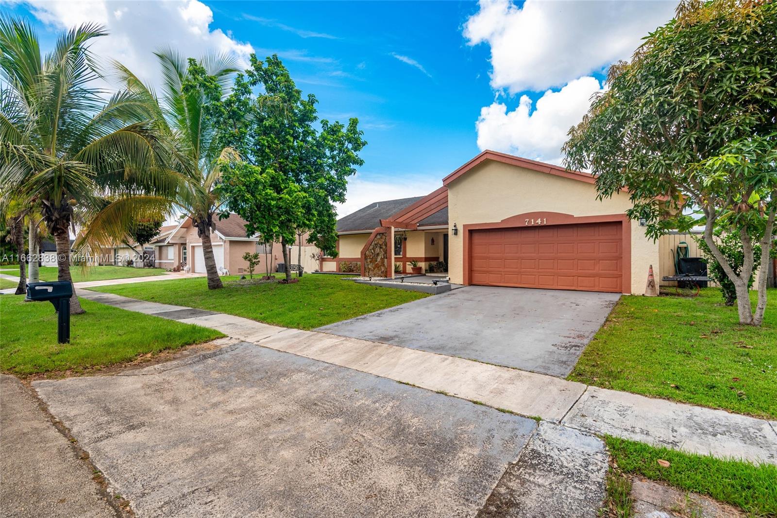 7141 NW 45th St, Lauderhill, Florida image 32