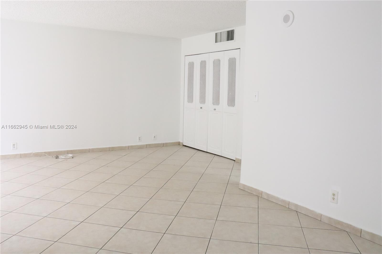 16919 N Bay Rd #118, Sunny Isles Beach, Florida image 3