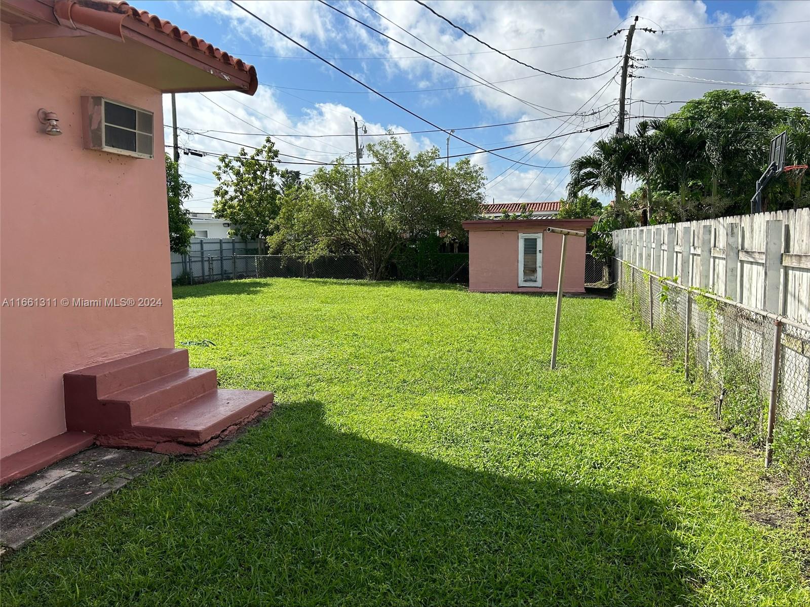 318 W 15th St, Hialeah, Florida image 32