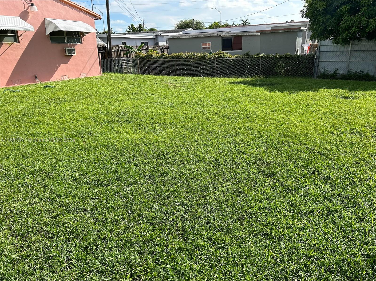 318 W 15th St, Hialeah, Florida image 35