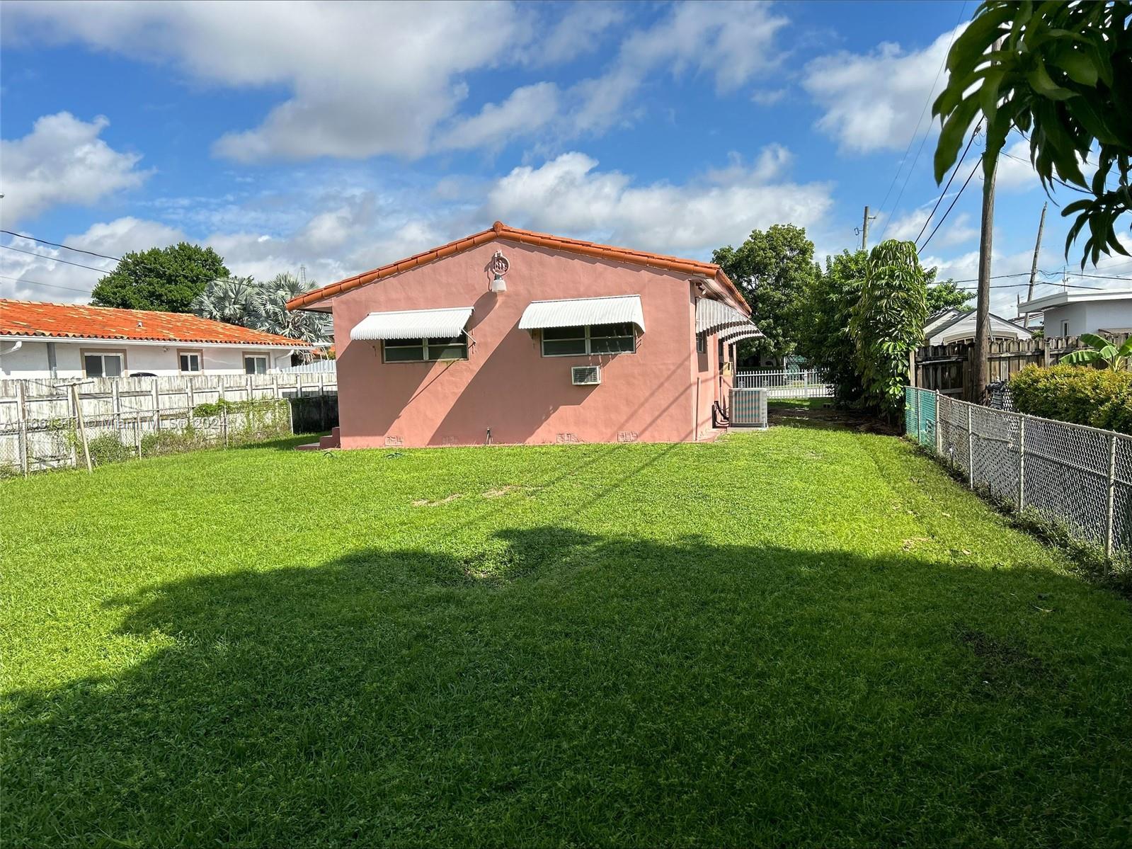 318 W 15th St, Hialeah, Florida image 36