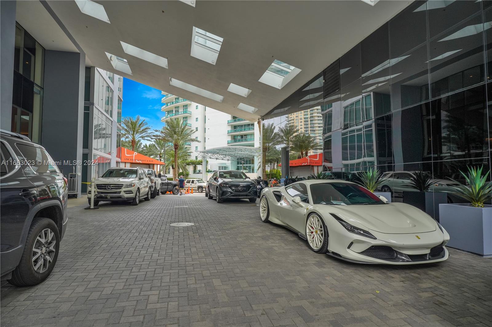 1300 E Brickell Bay Dr #906, Miami FL 33131