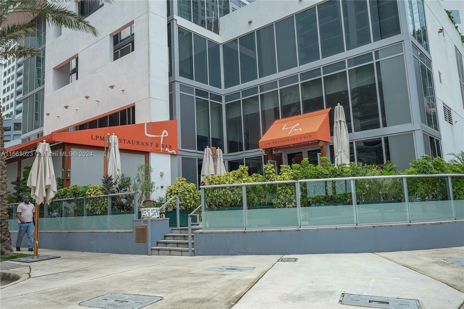 1300 E Brickell Bay Dr #906, Miami FL 33131