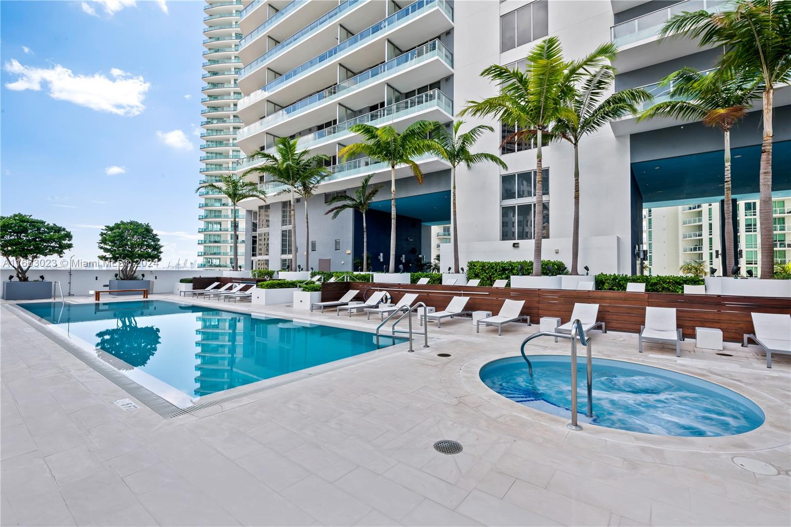 1300 E Brickell Bay Dr #906, Miami FL 33131
