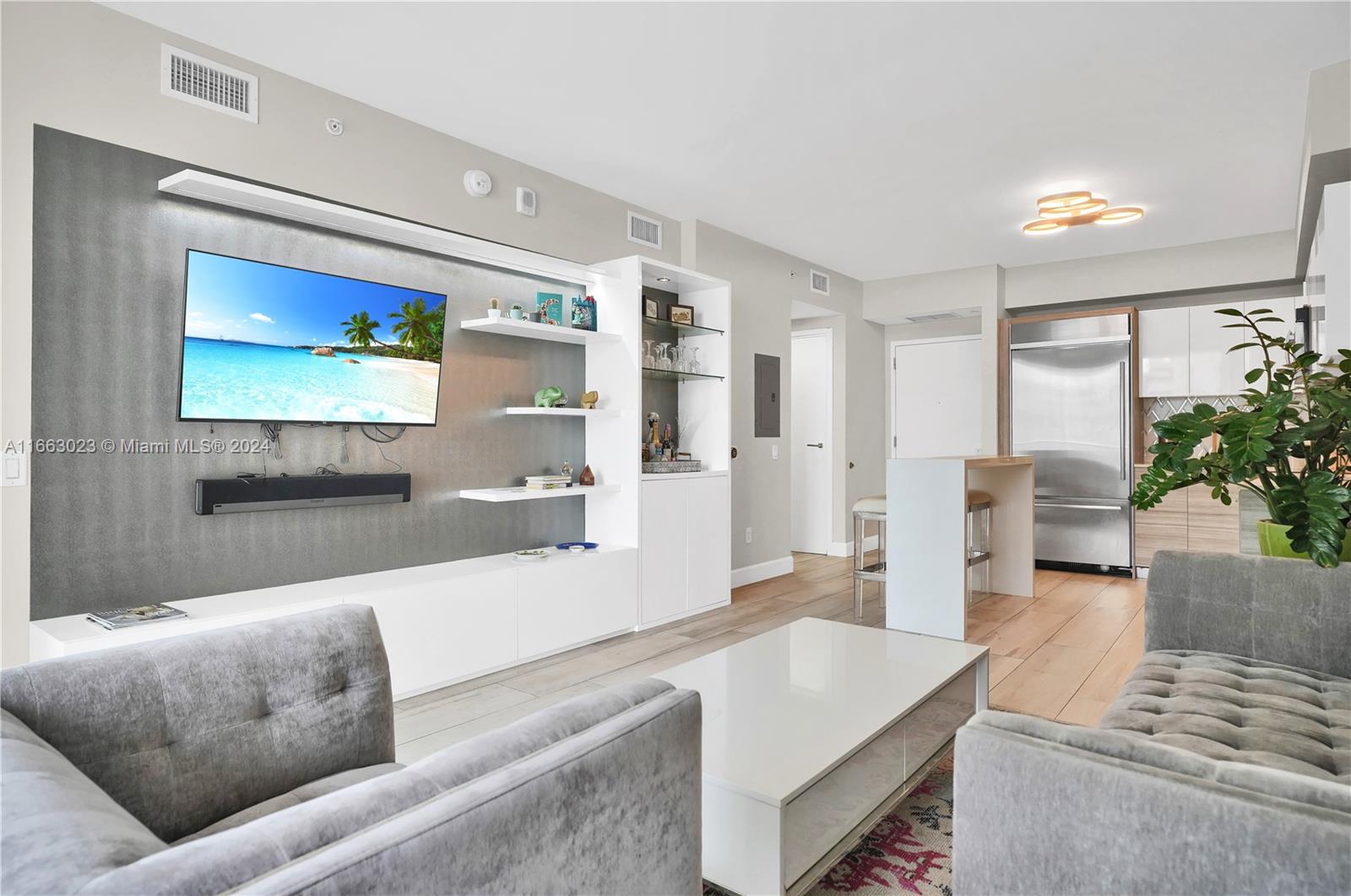 1300 E Brickell Bay Dr #906, Miami FL 33131