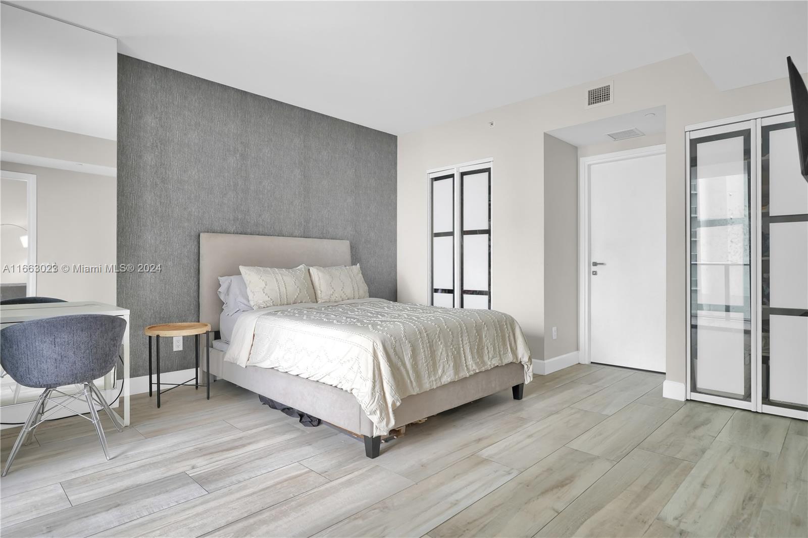 1300 E Brickell Bay Dr #906, Miami FL 33131