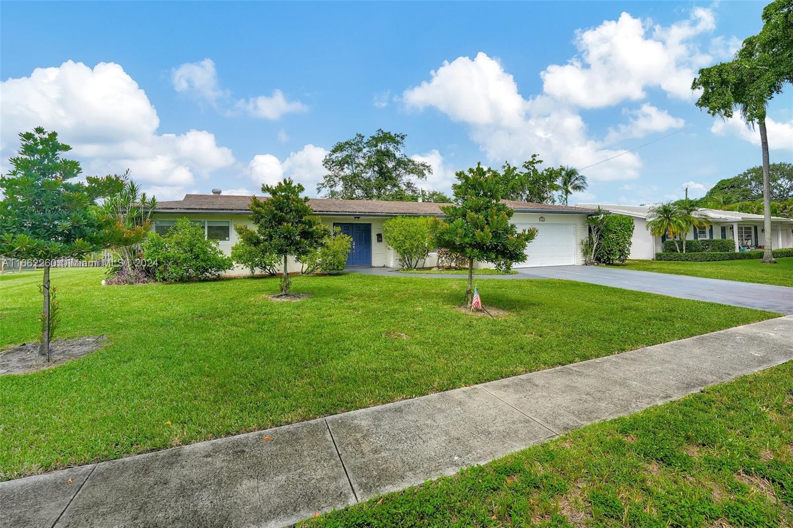 1081 NW 74th Ter, Plantation, Florida image 3