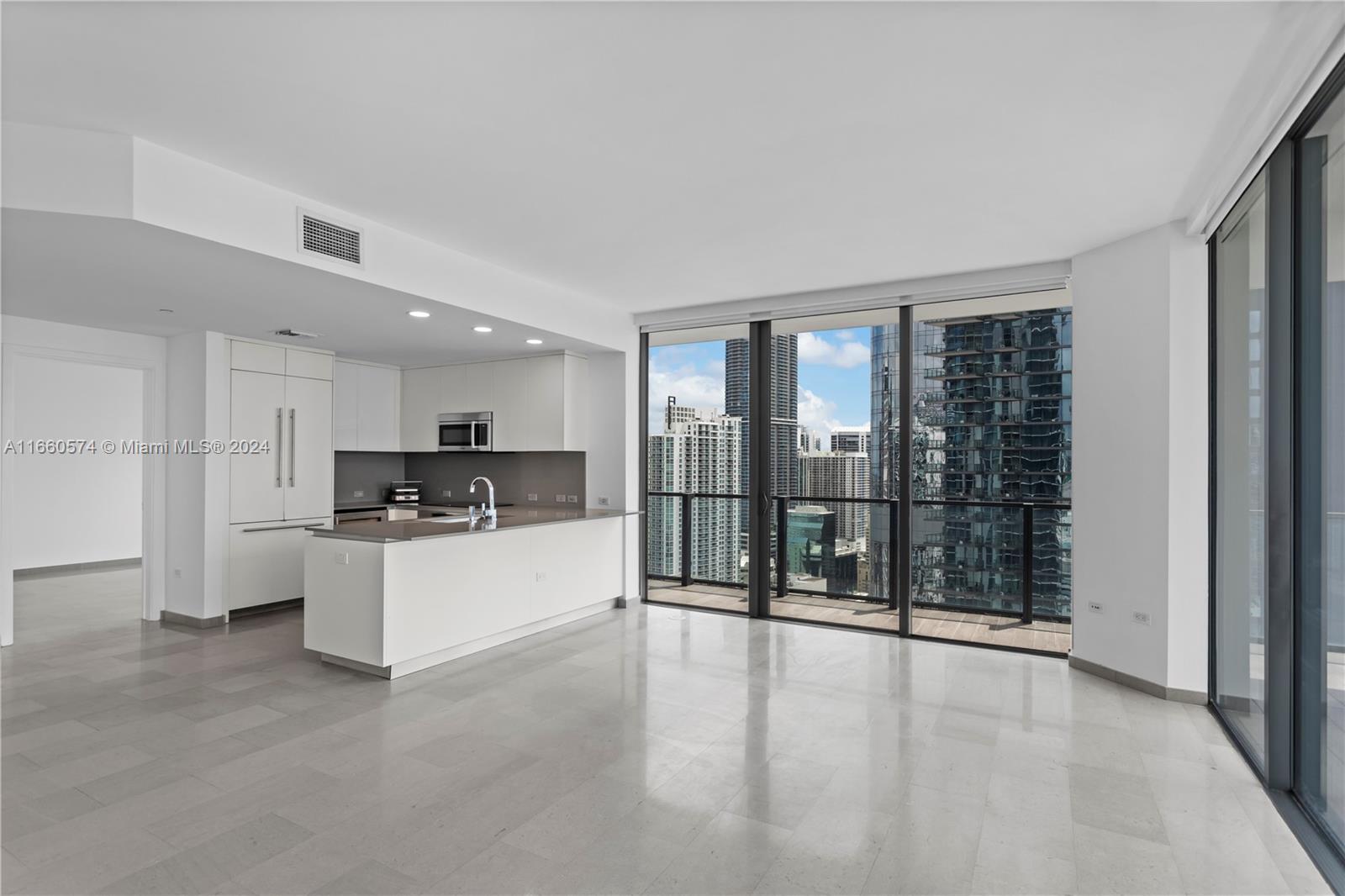 68 SE 6 St #3102, Miami, Florida image 10