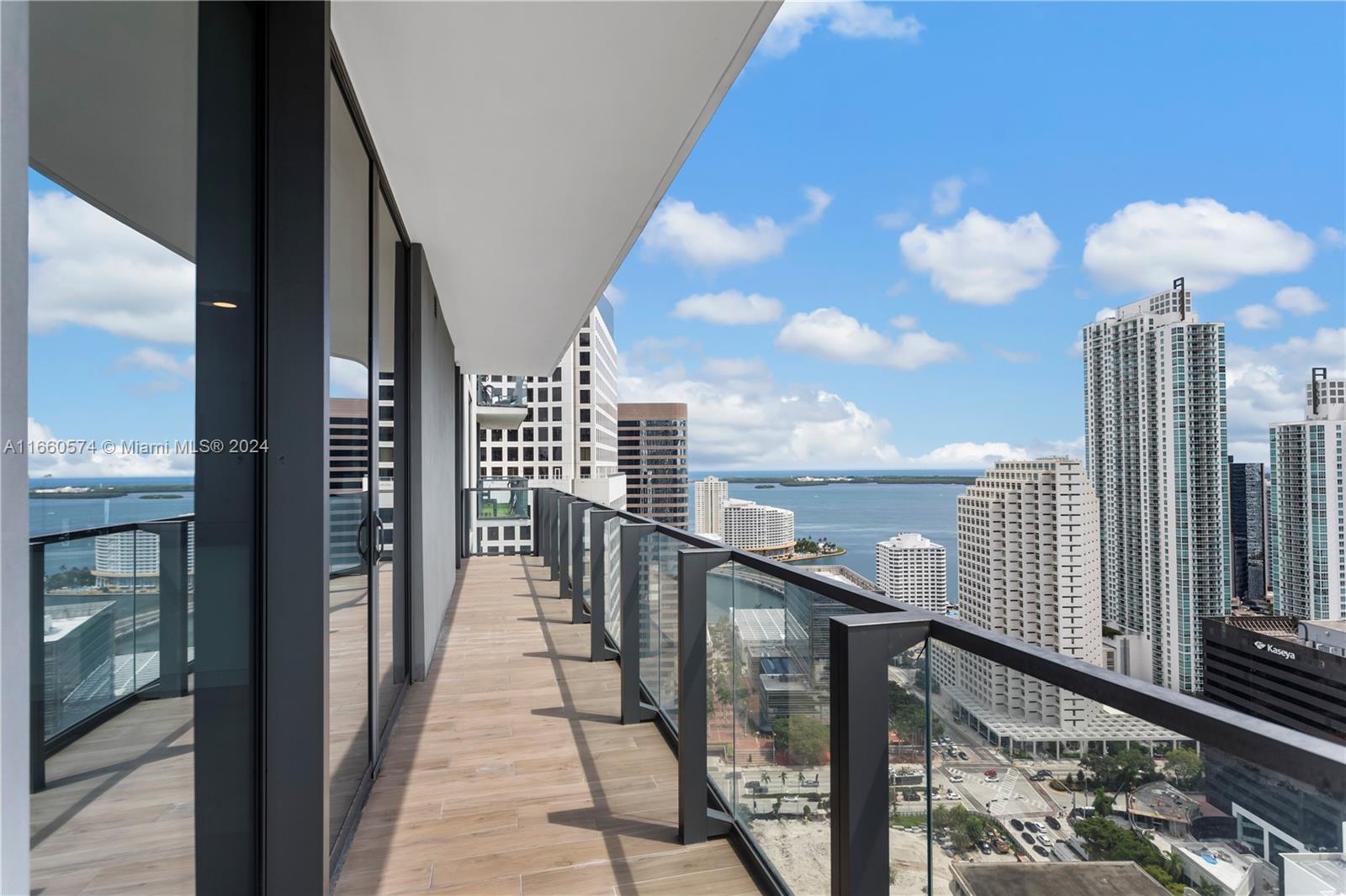 68 SE 6 St #3102, Miami, Florida image 2