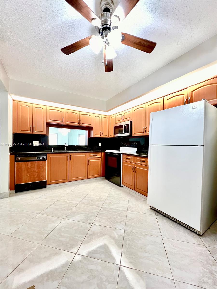 12900 SW 7th Ct #206B, Pembroke Pines, Florida image 5