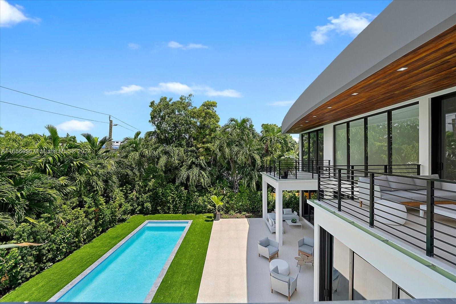 112 W Palm Midway, Miami Beach, Florida image 10