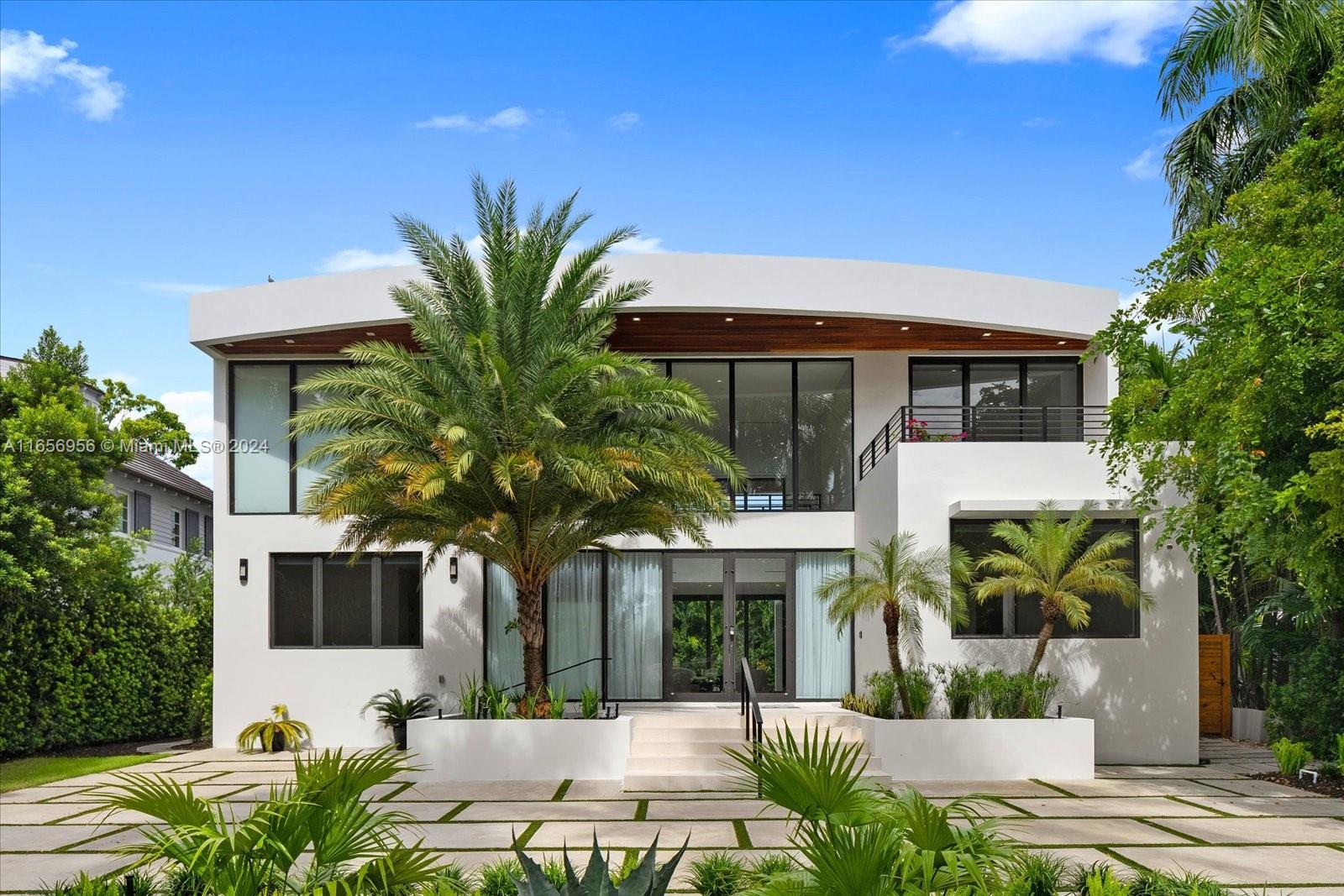 112 W Palm Midway, Miami Beach, Florida image 13