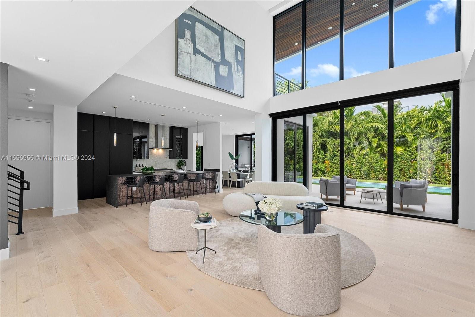 112 W Palm Midway, Miami Beach, Florida image 18