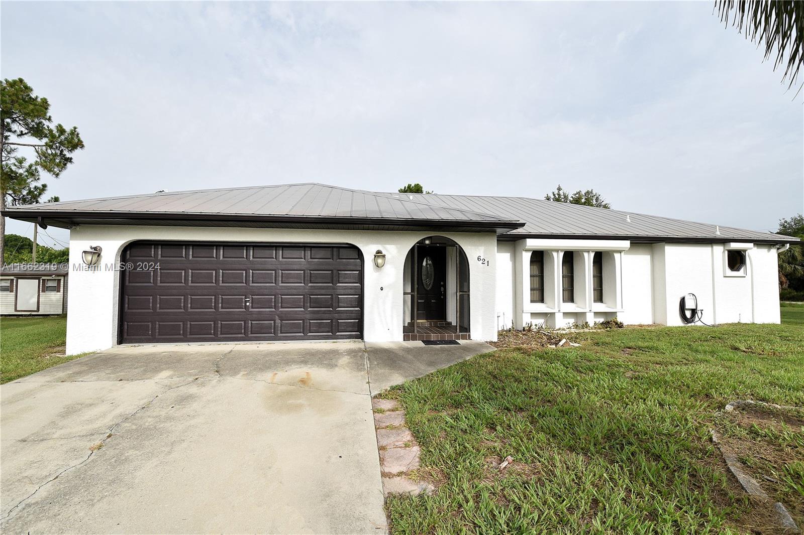 621 Lake Ave, Lehigh Acres, Florida image 2