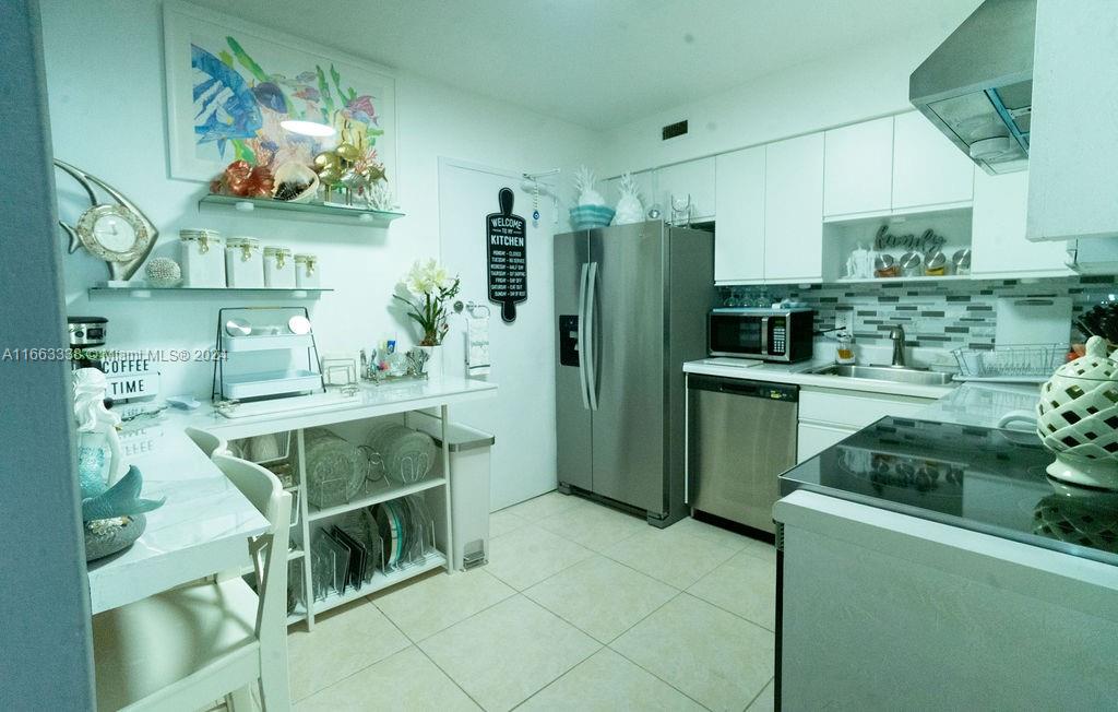 5151 Collins Ave #925, Miami Beach, Florida image 25