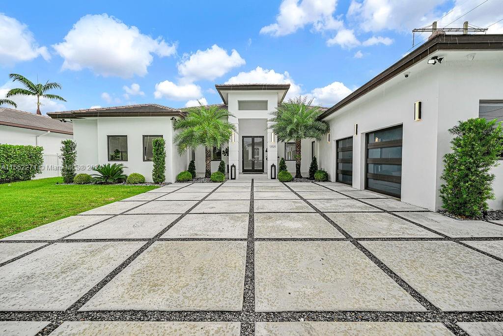 13520 36th St, Miami, Florida 33175