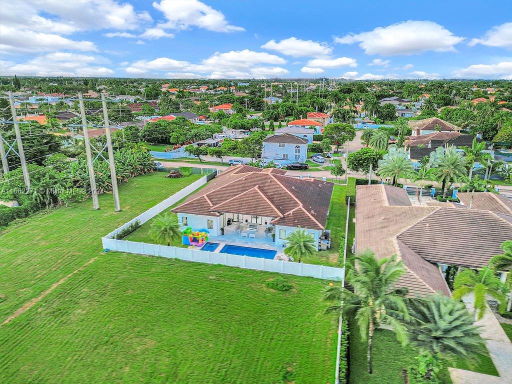 Listing Photo 14