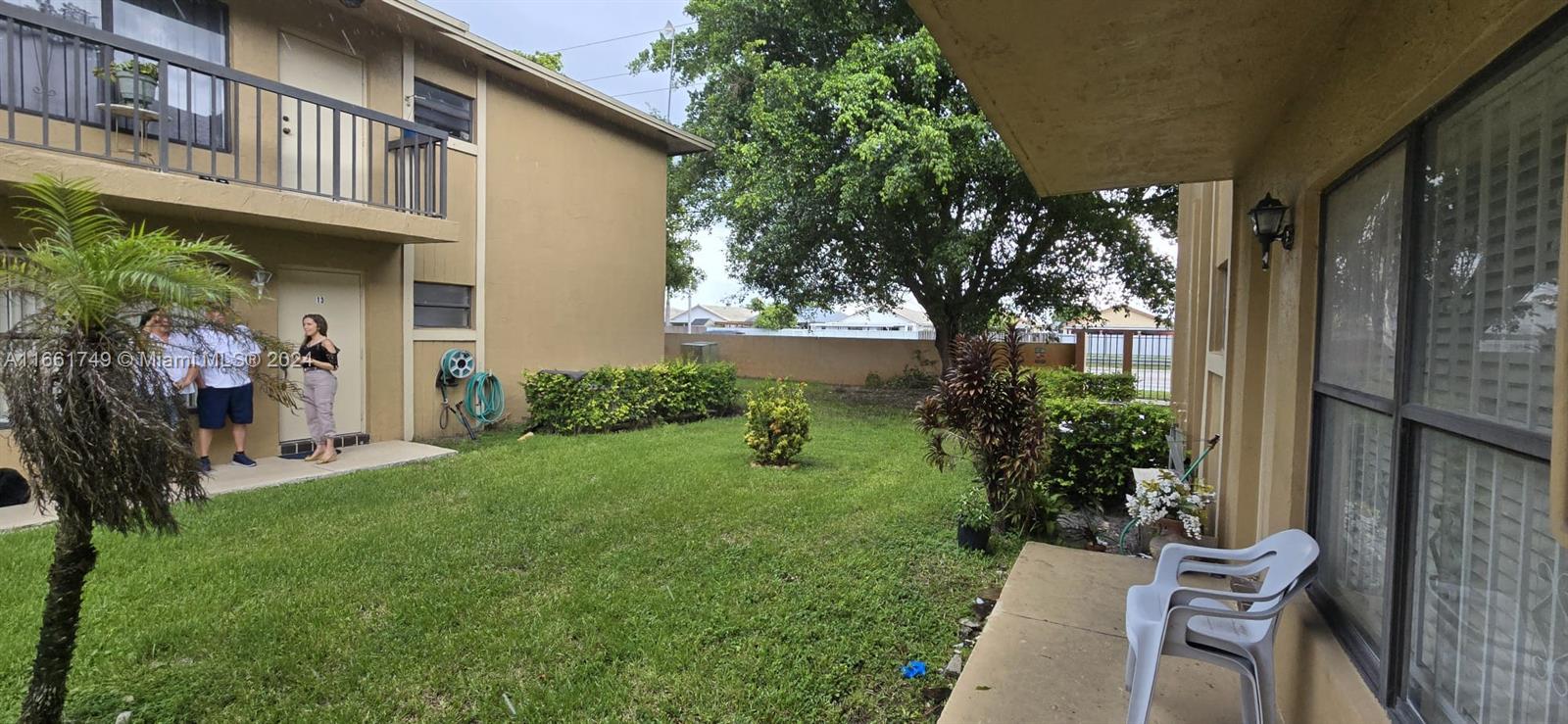 2655 W 67th Pl #14-13, Hialeah, Florida image 3