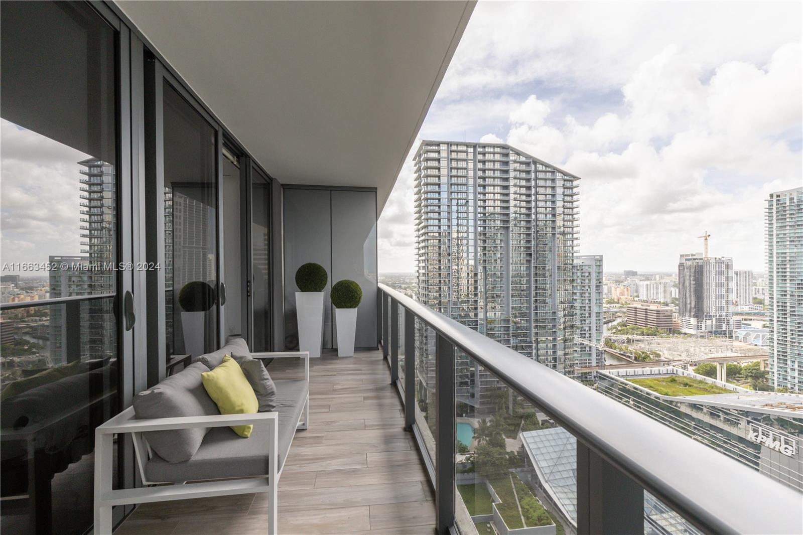 Condo for Sale in Miami, FL