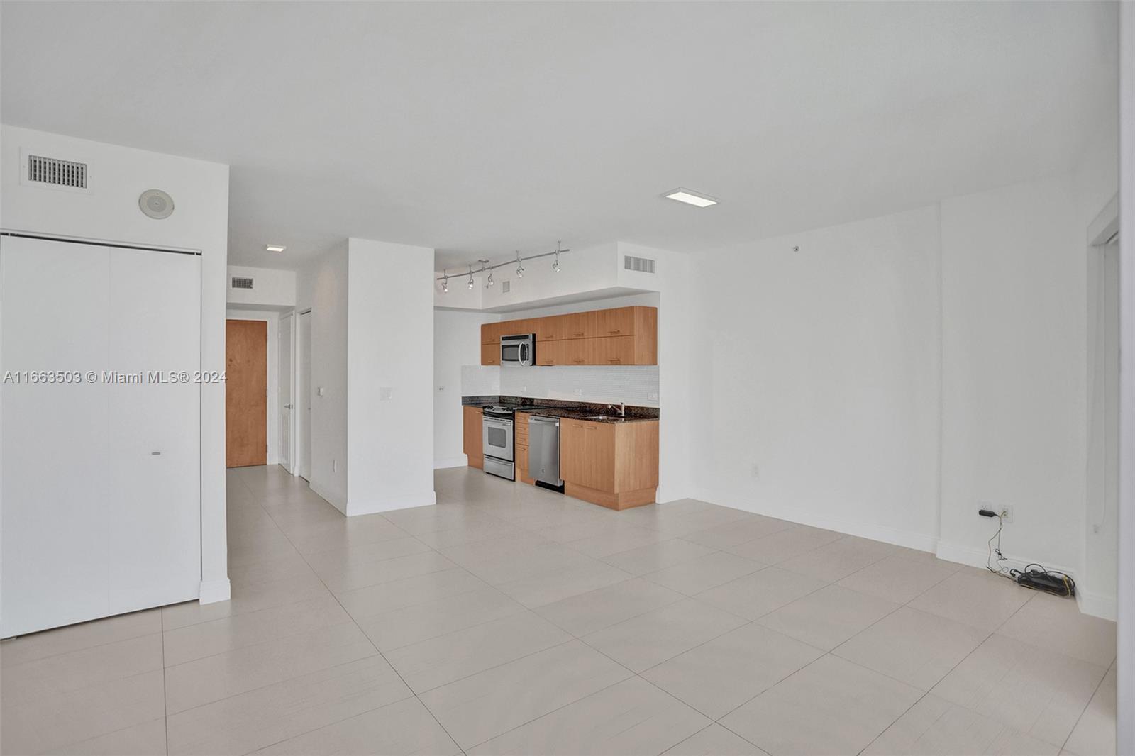 350 S Miami Ave #2015, Miami FL 33130
