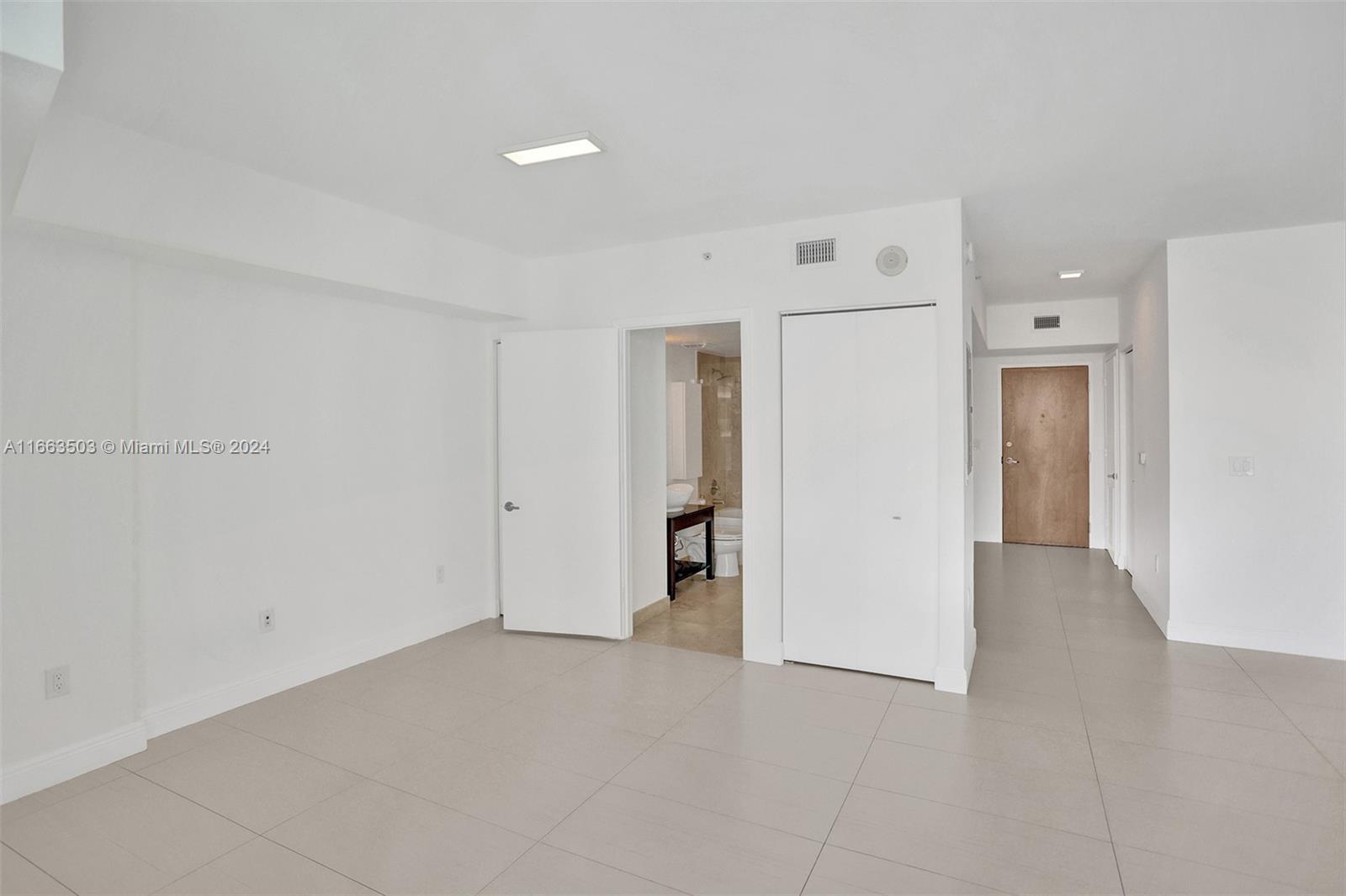 350 S Miami Ave #2015, Miami FL 33130
