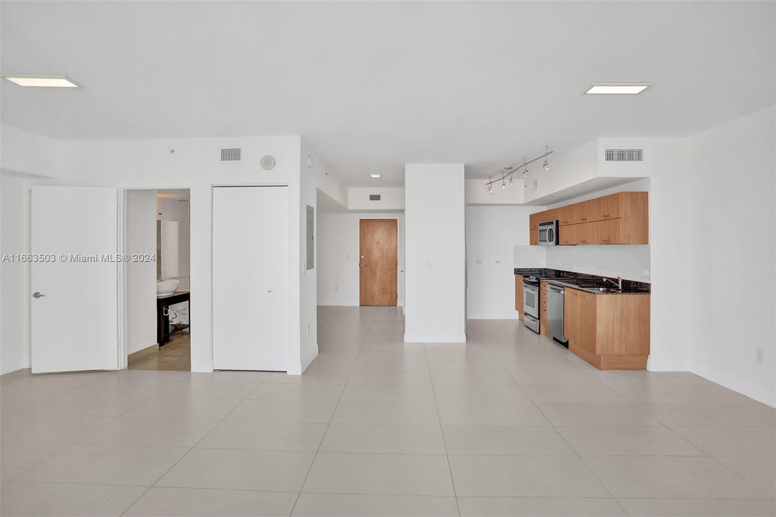 350 S Miami Ave #2015, Miami FL 33130