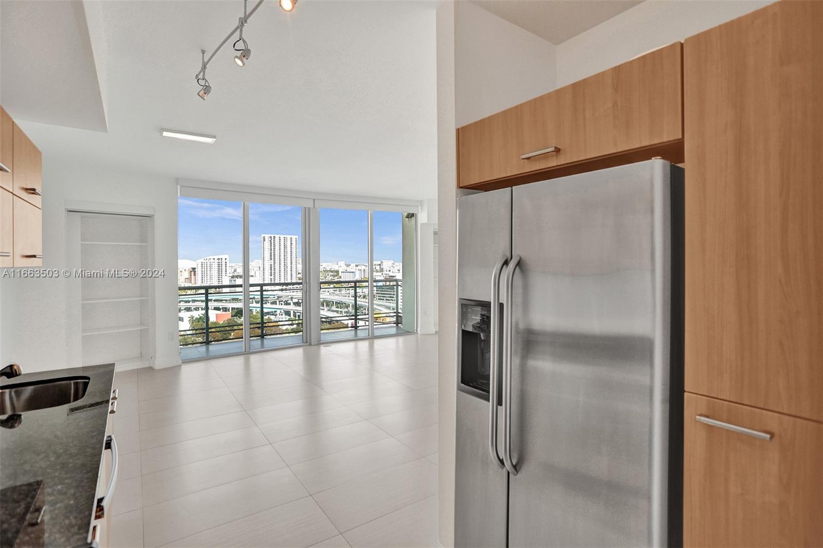 350 S Miami Ave #2015, Miami FL 33130
