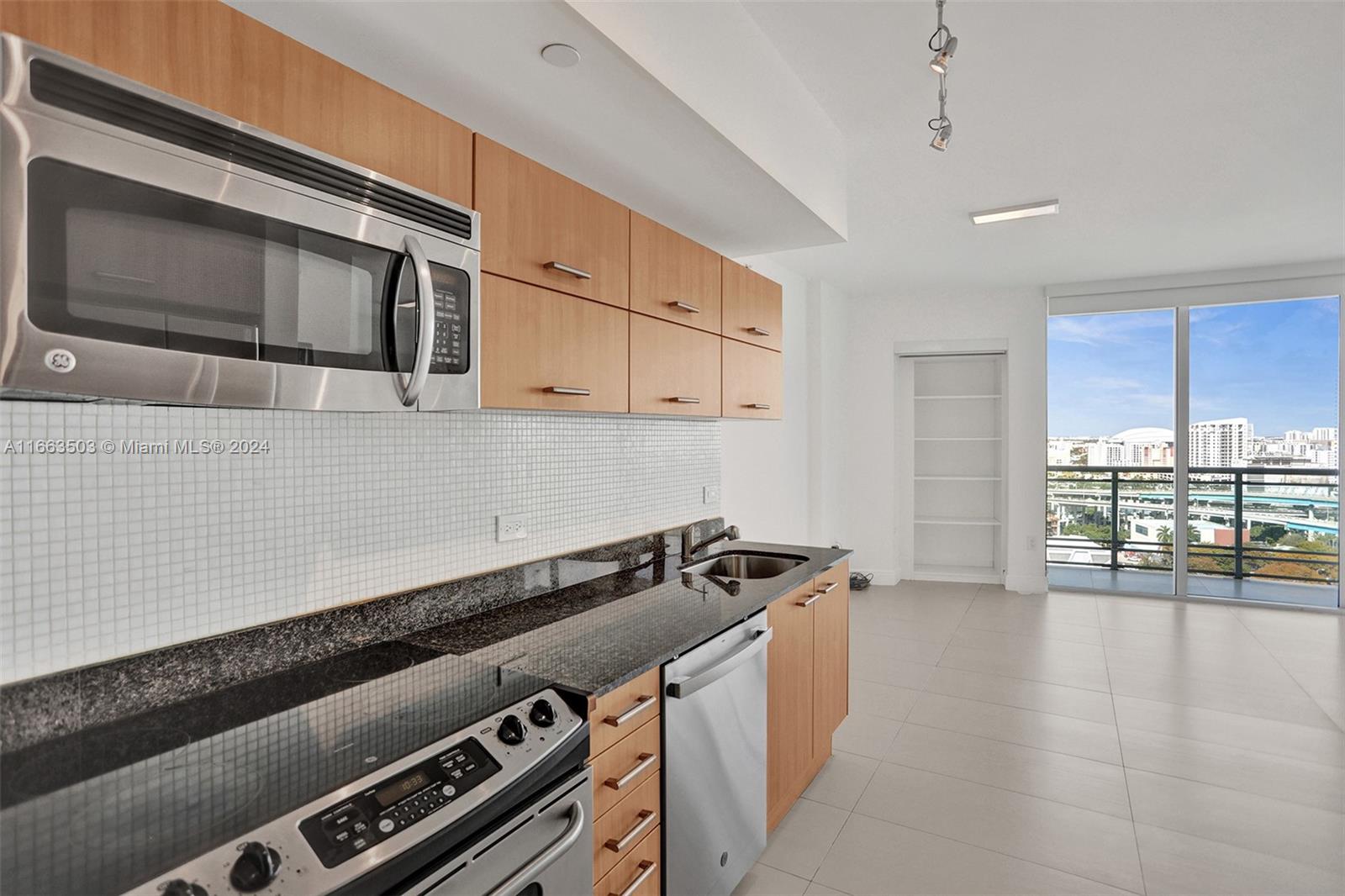 350 S Miami Ave #2015, Miami FL 33130