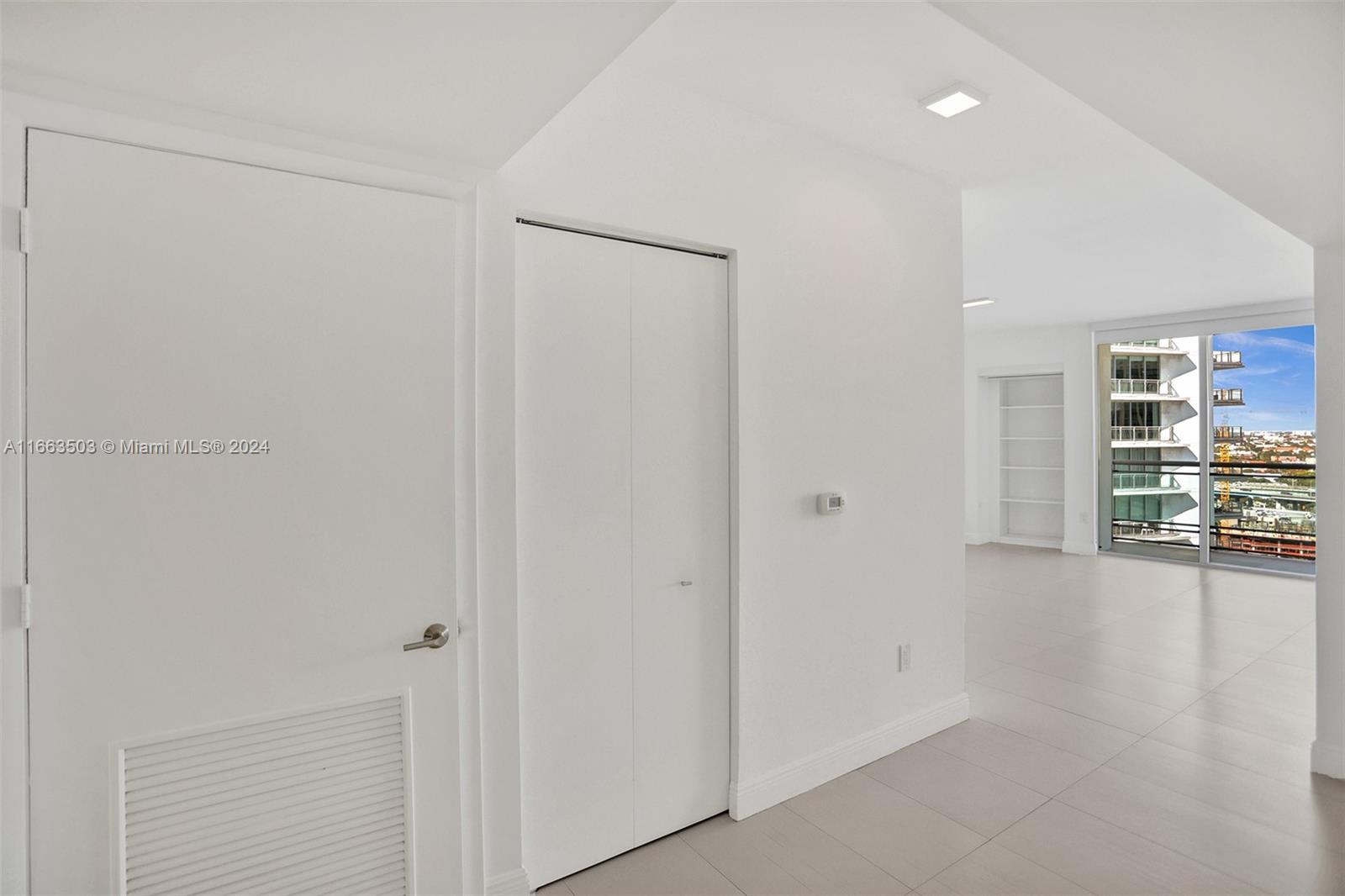 350 S Miami Ave #2015, Miami FL 33130