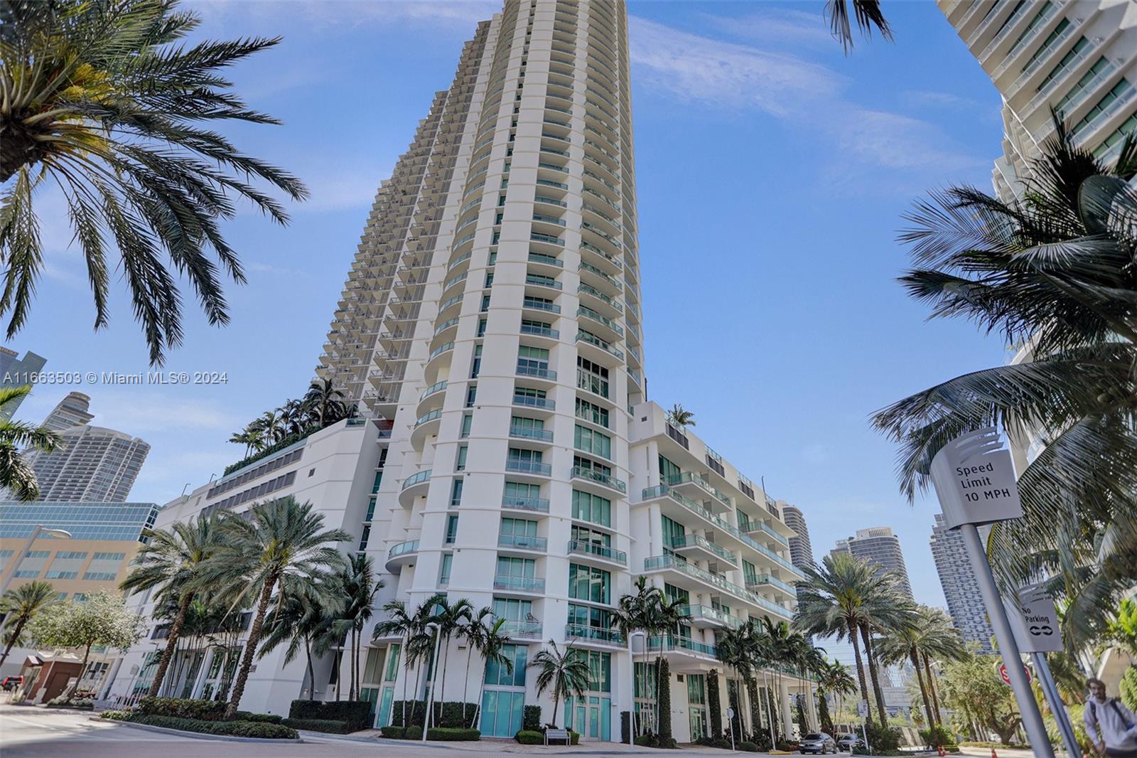 350 S Miami Ave #2015, Miami FL 33130