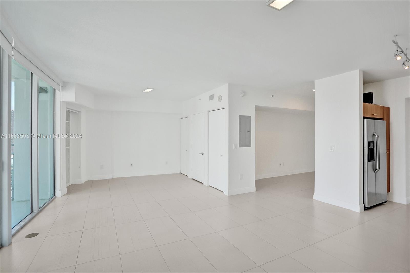 350 S Miami Ave #2015, Miami FL 33130