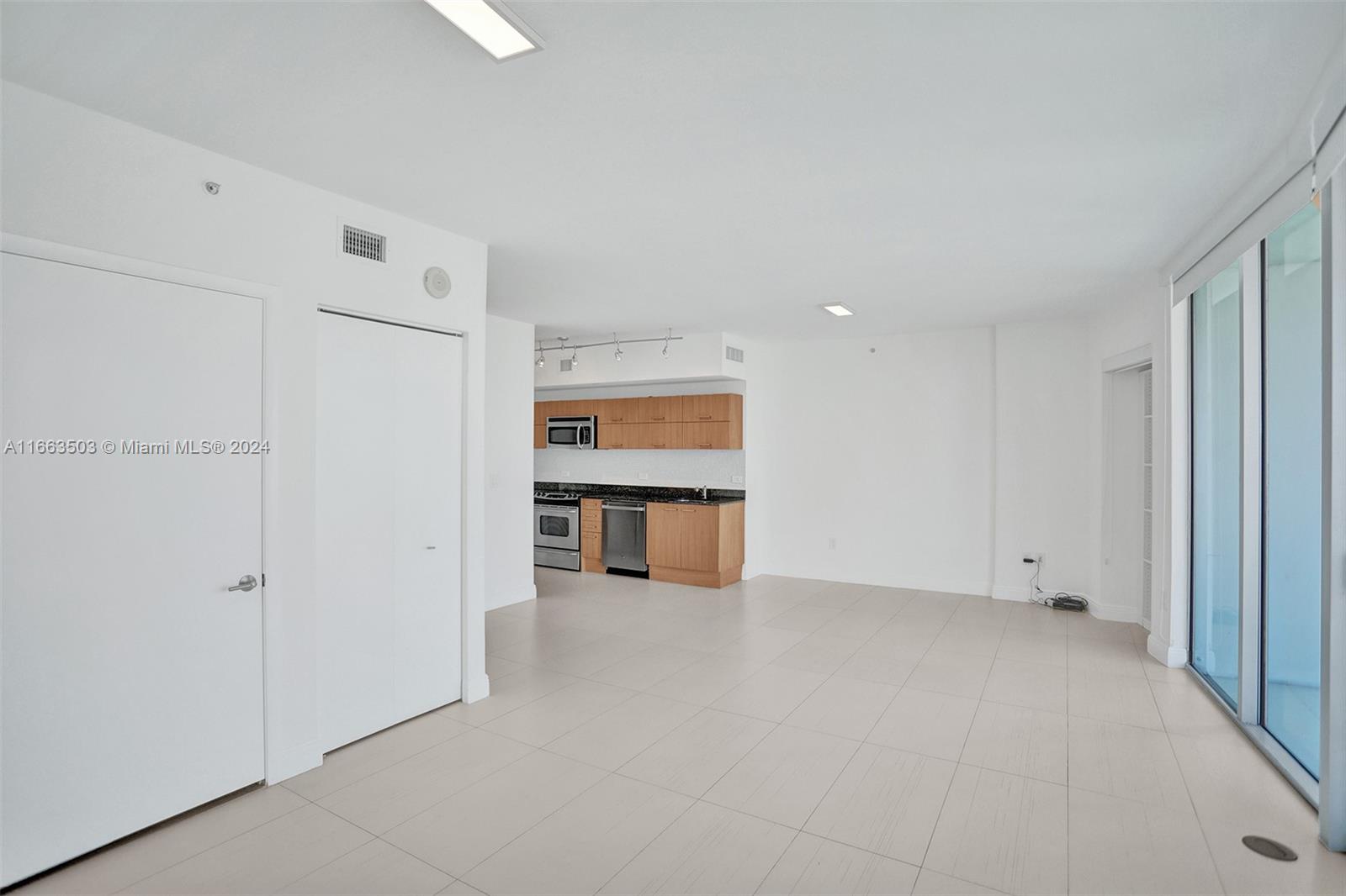 350 S Miami Ave #2015, Miami FL 33130