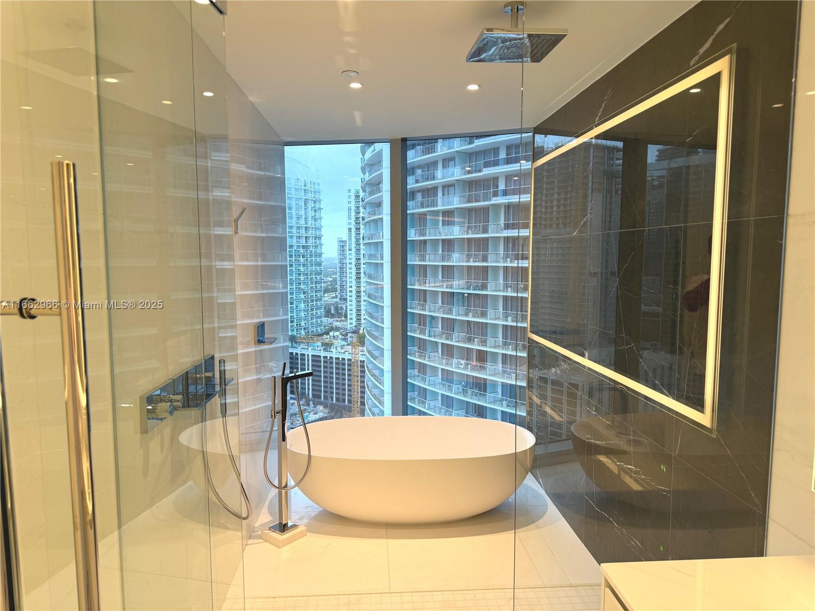 300 Biscayne Blvd Way #2607, Miami, Florida image 11