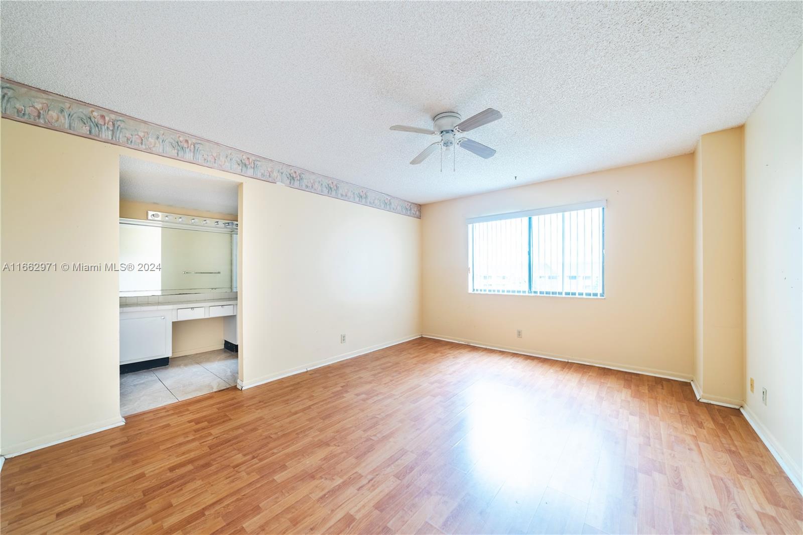 8020 Hampton Blvd #404, North Lauderdale, Florida image 19