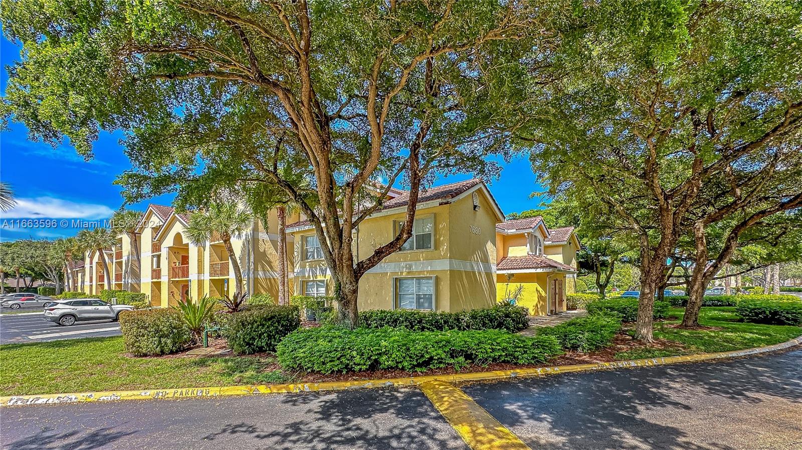 7680 Westwood Drive #823, Tamarac, Florida image 1