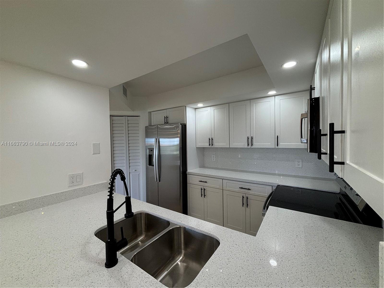 100 SW 130th Ter #412C, Pembroke Pines, Florida image 3