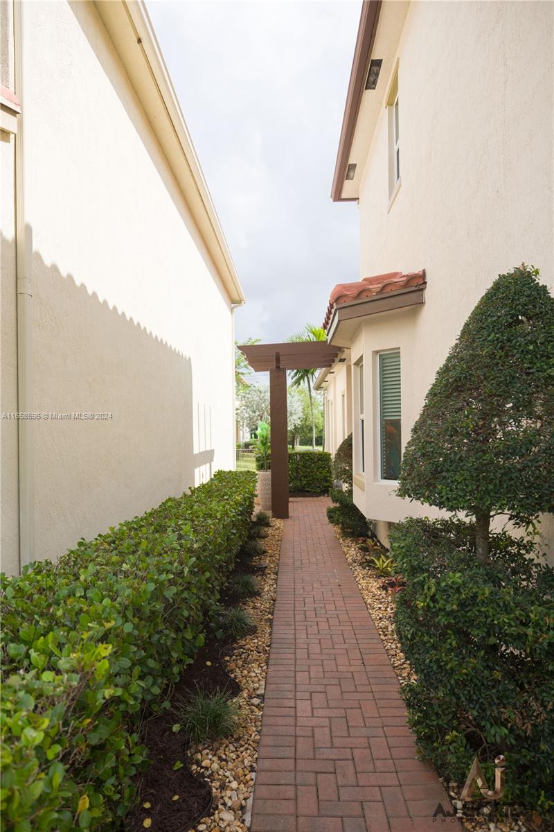 6463 Osprey Landing St, Davie, Florida image 6