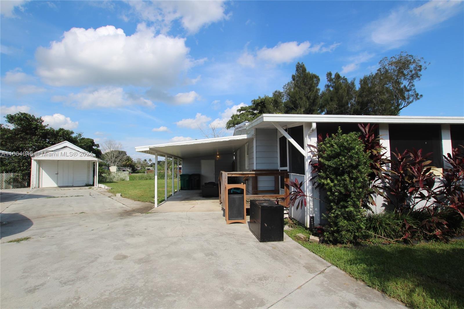 3121 SE 32nd Court, Okeechobee, Florida image 3