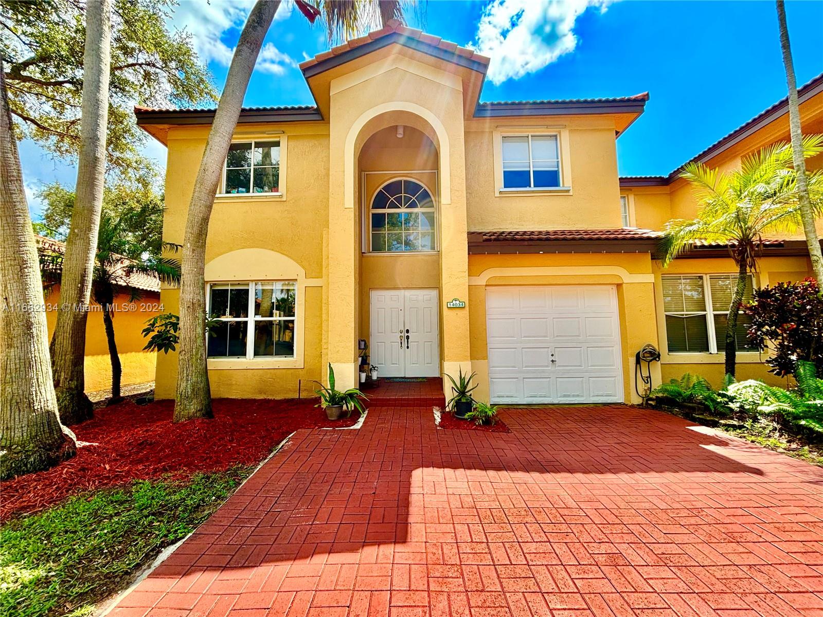 14034 S Forest Oak Cir, Davie, Florida image 1