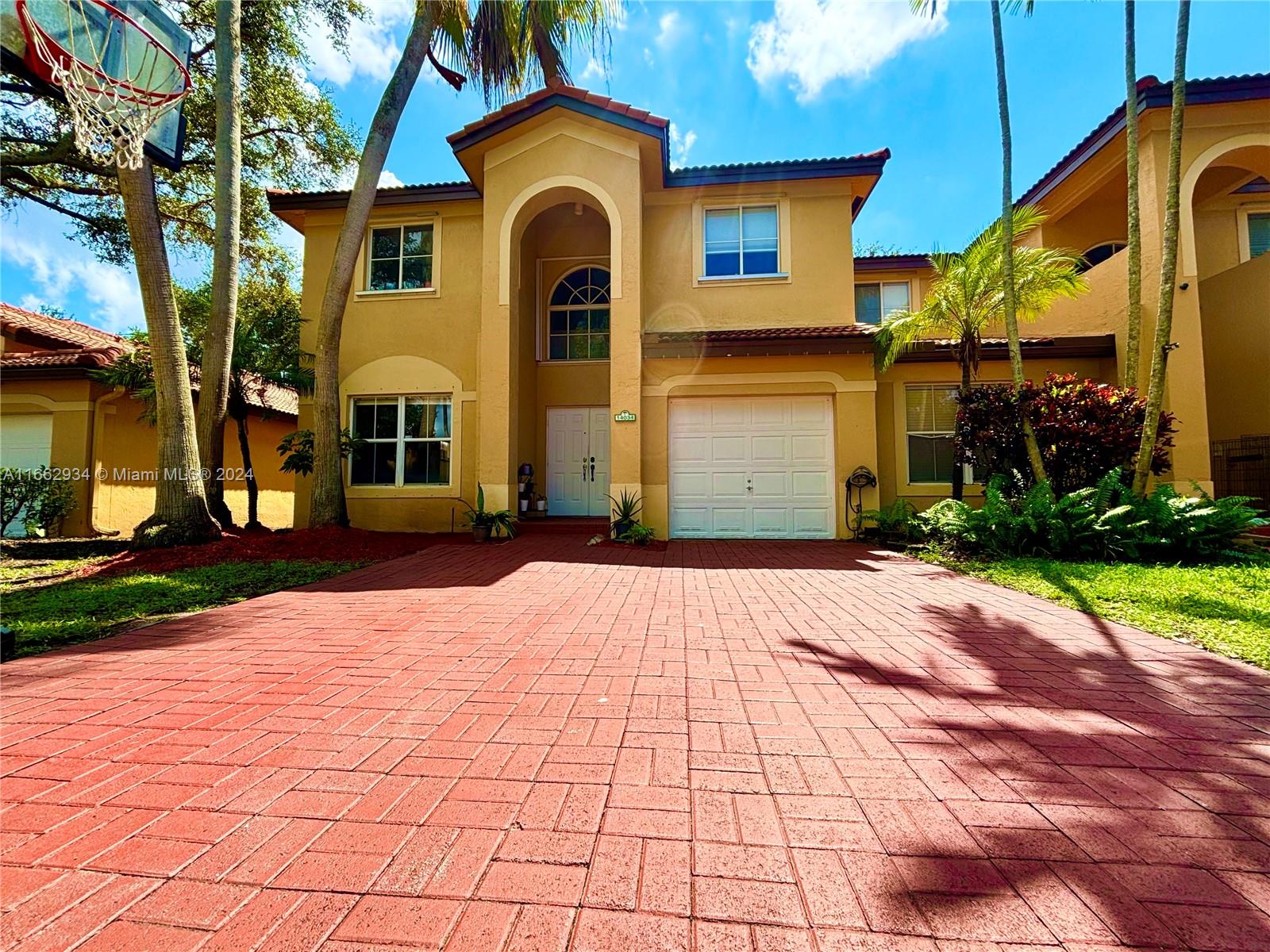 14034 S Forest Oak Cir, Davie, Florida image 2