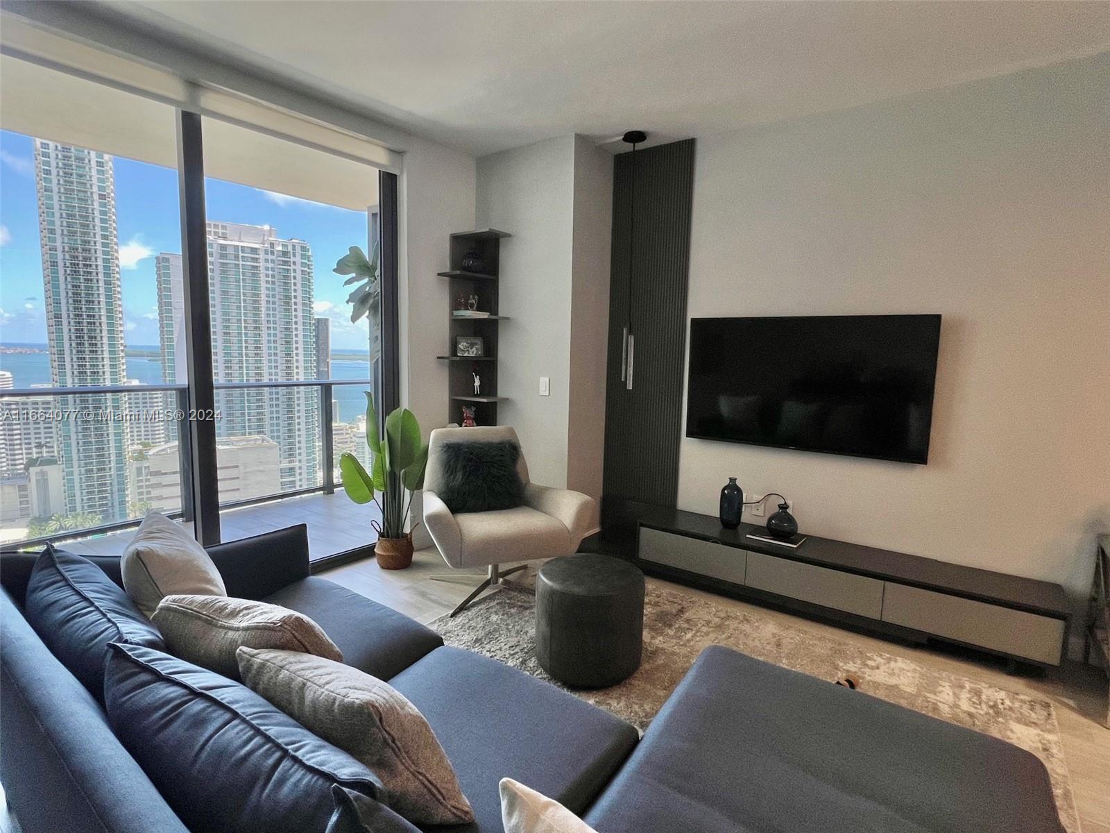 45 SW 9th St #2702, Miami FL 33130