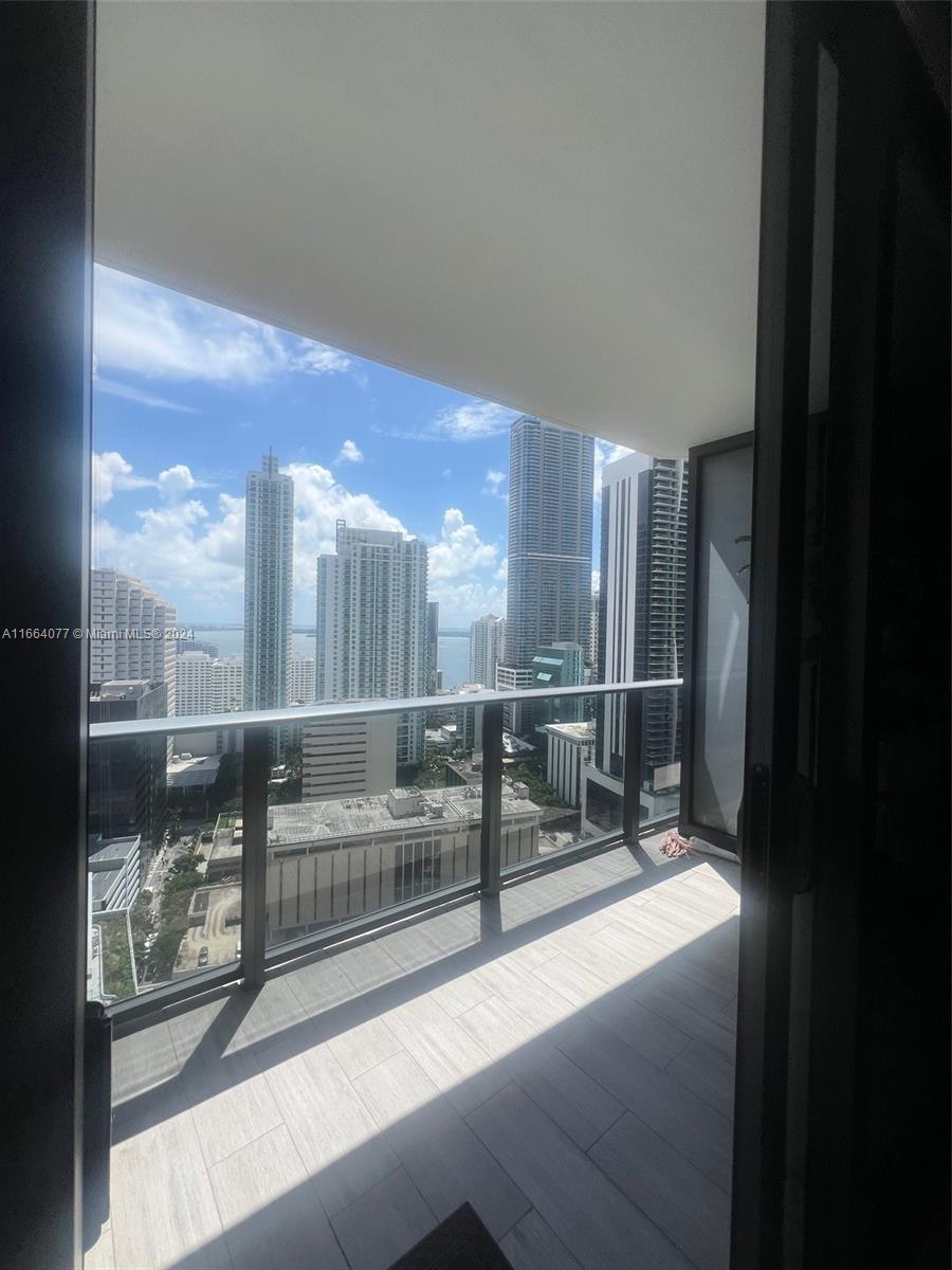 45 SW 9th St #2702, Miami FL 33130