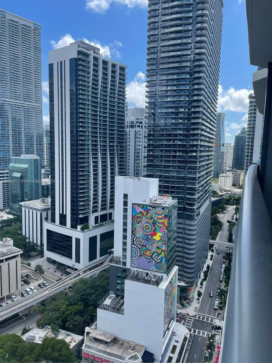 45 SW 9th St #2702, Miami FL 33130
