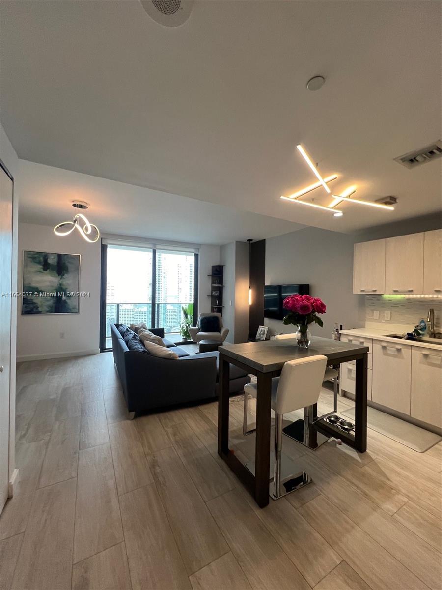 45 SW 9th St #2702, Miami FL 33130