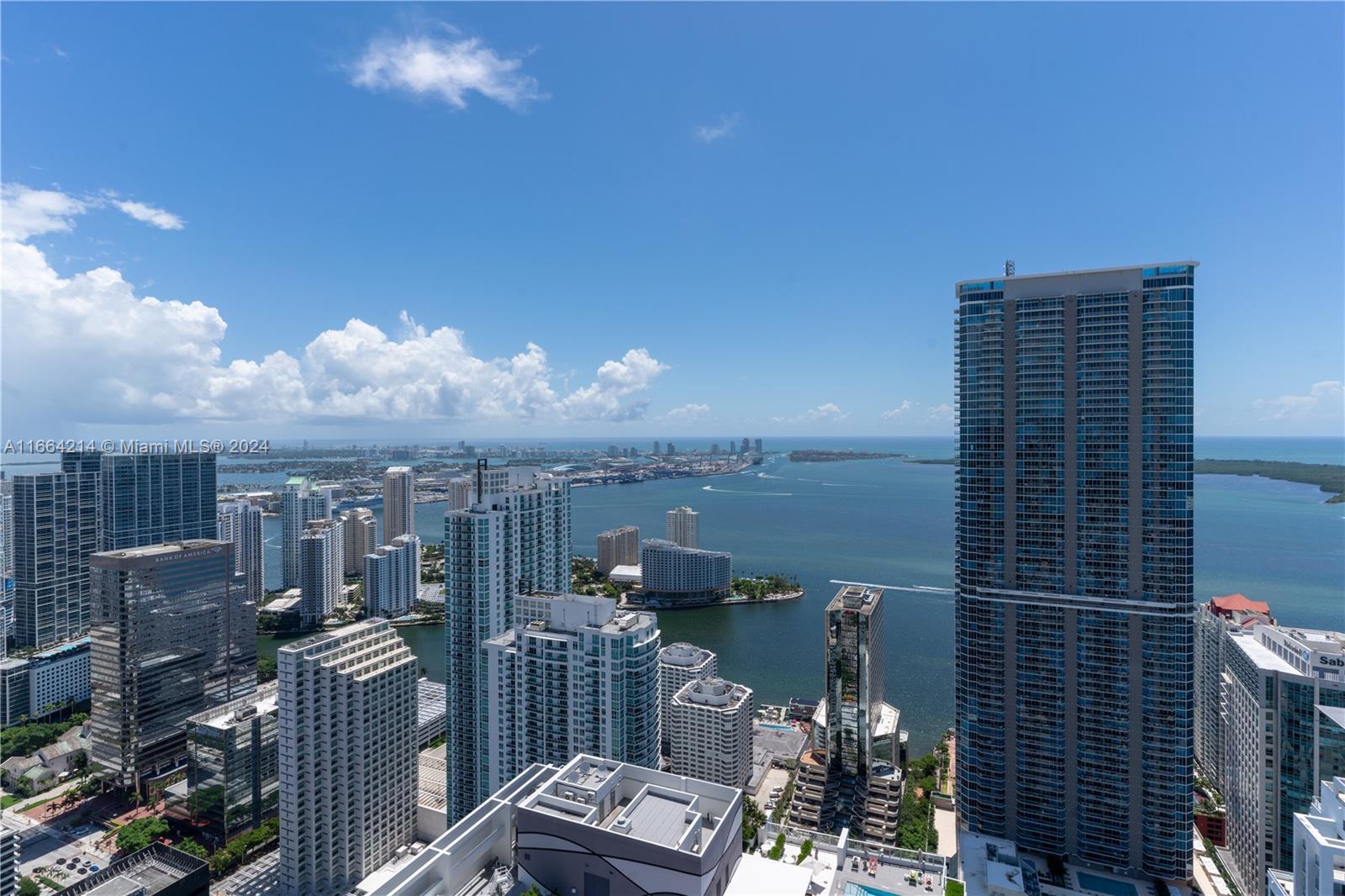 Amazing 1 bedroom/1,5 baths located in the brand new Flatiron Brickell building. The unit facing east offers stunning view of Brickell and Biscayne Bay. Rooftop pool and gym located on the 60th floor will give you a breathtaking view of the Biscayne Bay and Downtown. Among plenty of amenities, you will also have the ability to enjoy the spa pools the state-of-the-art business center and conference rooms located on the 18th floor. This unit is the perfect choice if you want to live in the middle Brickell.Walk- in distance from Brickell City Center.