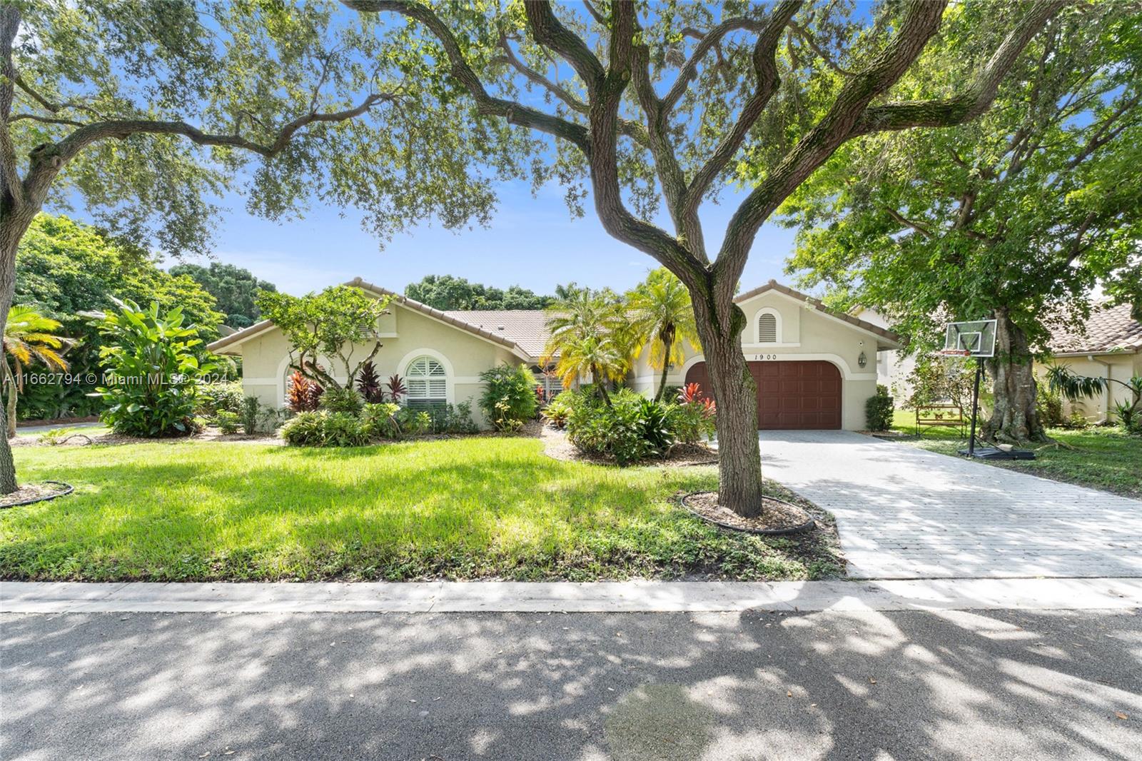 1900 Augusta Ter, Coral Springs, Florida image 4